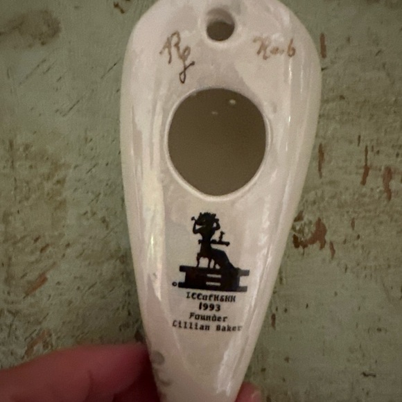 Porcelain Lilly Of The Valley Hat Pin Holder - Picture 4 of 6